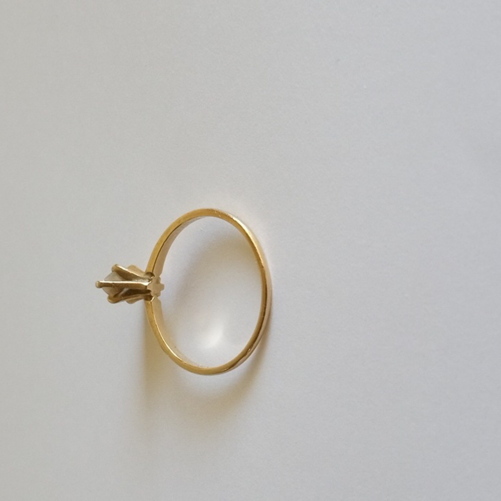 On hold. 14K Diamond ring - Picture 4 of 6